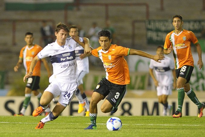 Banfield arrancó el verano con una goleada ante Gimnasia