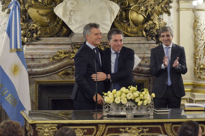 Macri a Dujovne: "Con más alegría, dejemos la cara de preocupación para la próxima"