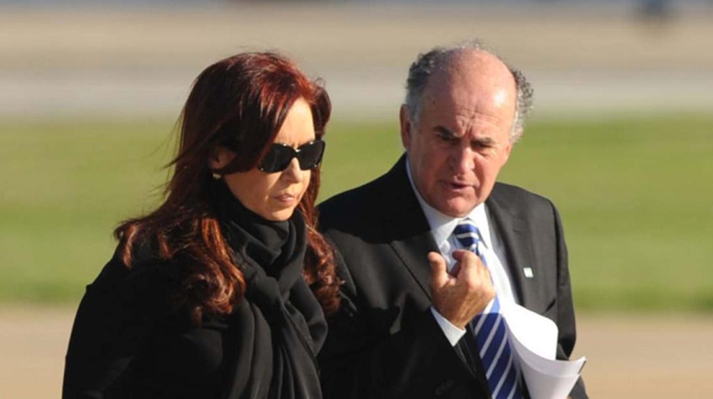 Por los audios con Parrilli, Cristina Kirchner denunció "espionaje político"