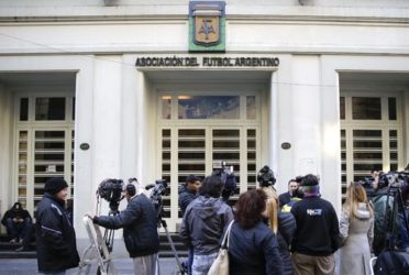 Investigarán a todo el Tribunal de Disciplina de la AFA 1