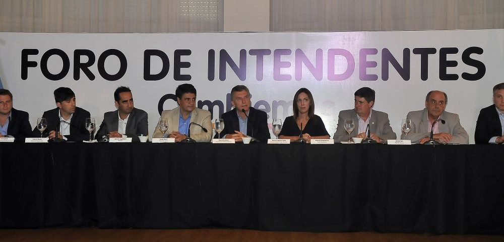 Macri y Vidal encabezaron foro de intendentes bonaerenses de Cambiemos